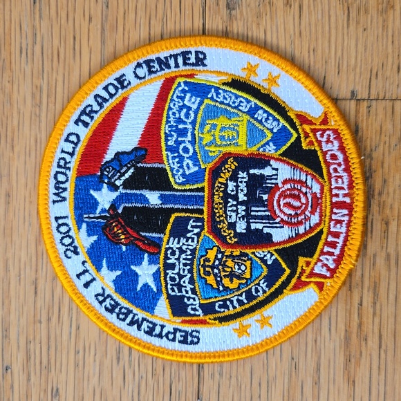 9-11-2001 World Trade Center Fallen Heroes Iron on Patch - Picture 1 of 4